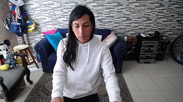 Snapshot of VioletaGomezCo chatting on April 23, 6:20 pm VioletaGomezCo online show from April 23, 6:20 pm