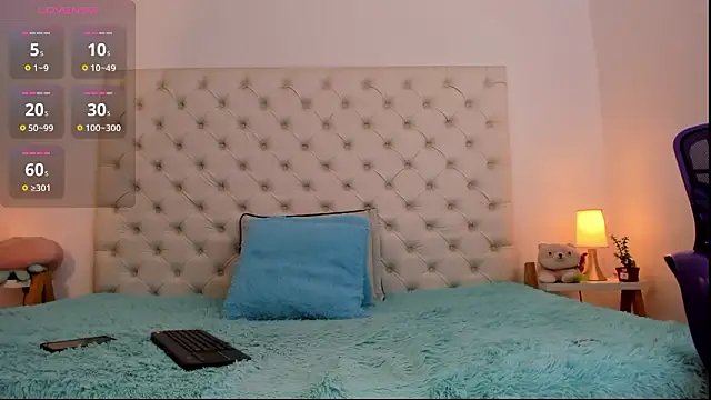 VioletaGomezCo online show from March 4, 7:32 pm