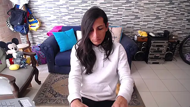 Snapshot of VioletaGomezCo chatting on April 25, 5:54 pm VioletaGomezCo online show from April 25, 5:54 pm