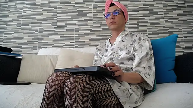 VioletaGomezCo online show from November 1, 2:00 pm