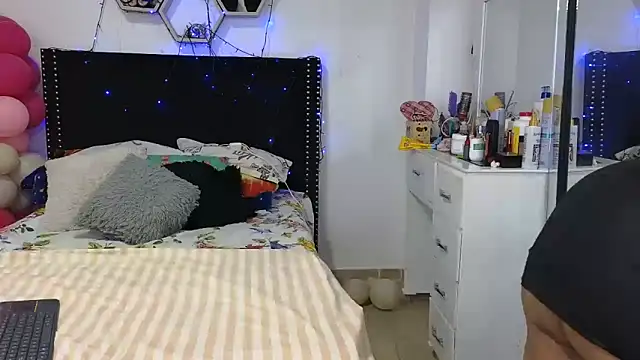 charlotte 077 online show from March 19, 3:06 am