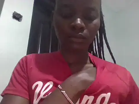 Snapshot of sweet_love00 chatting on February 8, 2:26 am sweet love00 online show from February 8, 2:26 am