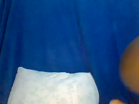Snapshot of sweet_love00 chatting on July 16, 5:48 am sweet love00 online show from July 16, 5:48 am