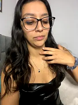 Snapshot of BrittanyDiaz chatting on October 3, 7:04 pm BrittanyDiaz online show from October 3, 7:04 pm