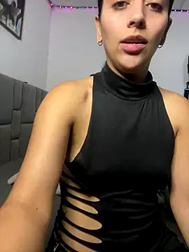 Snapshot of BrittanyDiaz chatting on October 7, 7:04 pm BrittanyDiaz online show from October 7, 7:04 pm