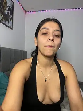 Snapshot of BrittanyDiaz chatting on October 4, 7:37 pm BrittanyDiaz online show from October 4, 7:37 pm