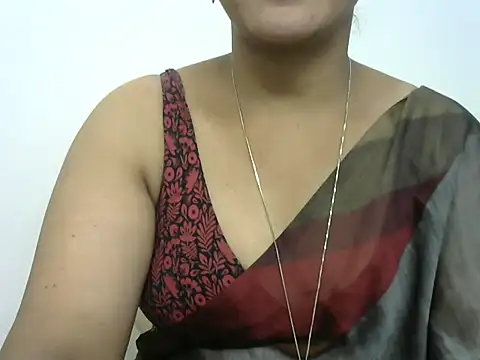 Snapshot of rashmika_reddy chatting on May 30, 5:07 pm rashmika reddy online show from May 30, 5:07 pm