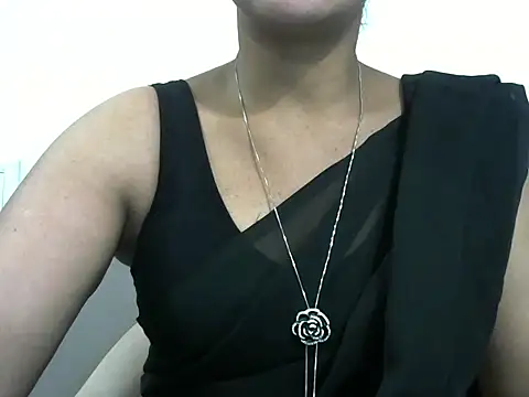 Snapshot of rashmika_reddy chatting on October 28, 5:23 pm rashmika reddy online show from October 28, 5:23 pm