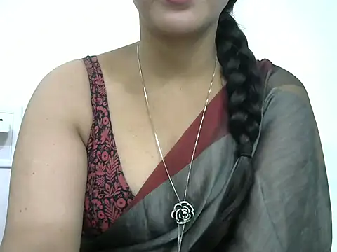 Snapshot of rashmika_reddy chatting on February 3, 5:05 am rashmika reddy online show from February 3, 5:05 am