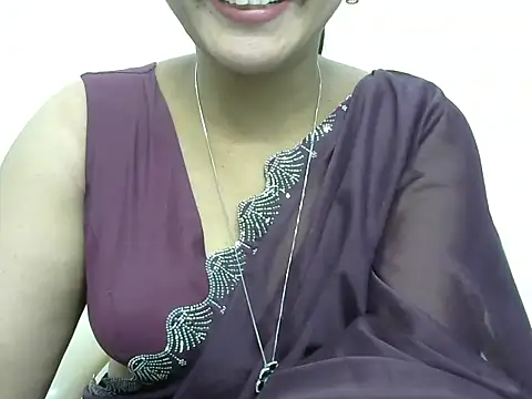 Snapshot of rashmika_reddy chatting on April 21, 5:41 pm rashmika reddy online show from April 21, 5:41 pm