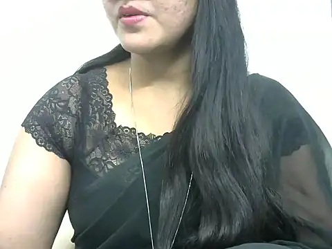 Snapshot of rashmika_reddy chatting on May 1, 5:18 pm rashmika reddy online show from May 1, 5:18 pm