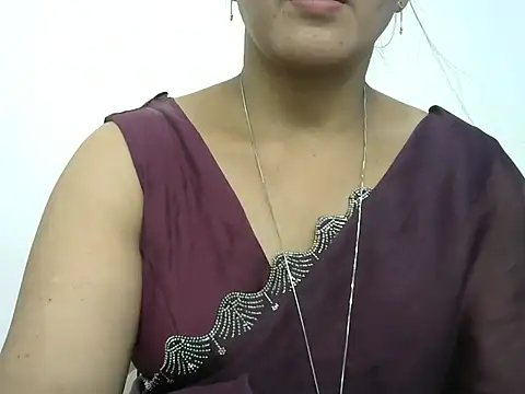 Snapshot of rashmika_reddy chatting on May 31, 5:19 pm rashmika reddy online show from May 31, 5:19 pm