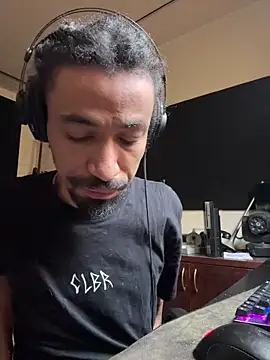 hotcamboy420 online show from December 2, 4:52 pm