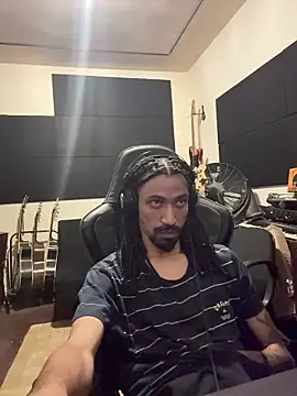 hotcamboy420 online show from December 22, 5:18 am