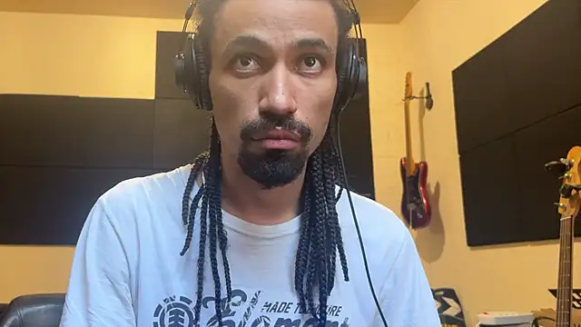 hotcamboy420 online show from November 22, 8:51 pm