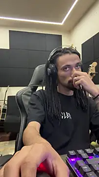 hotcamboy420 online show from January 8, 2:28 am