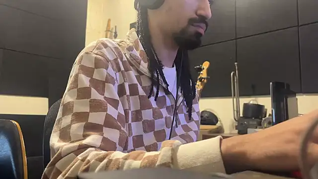 hotcamboy420 online show from November 26, 3:50 am