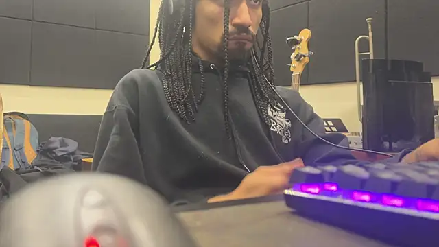 hotcamboy420 online show from November 16, 5:56 am