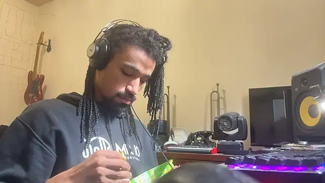 hotcamboy420 online show from November 3, 1:26 pm