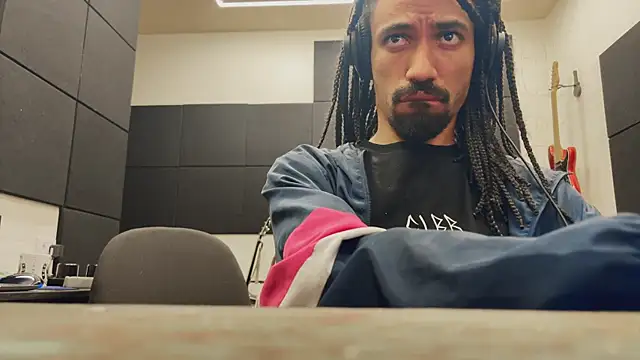 hotcamboy420 online show from November 12, 2:37 am