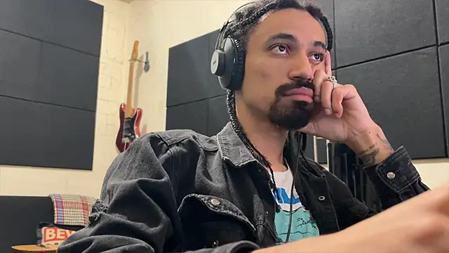 hotcamboy420 online show from November 13, 3:43 am