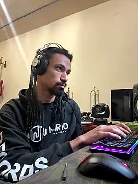 hotcamboy420 online show from November 2, 8:36 pm