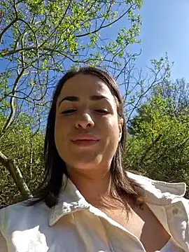 Snapshot of LydiaMaus96 chatting on May 4, 2:42 pm LydiaMaus96 online show from May 4, 2:42 pm