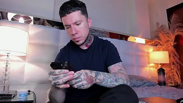 Snapshot of Adam_tatto chatting on November 13, 4:38 am Adam tatto online show from November 13, 4:38 am