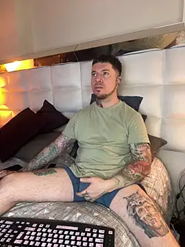 Snapshot of Adam_tatto chatting on November 23, 5:12 pm Adam tatto online show from November 23, 5:12 pm