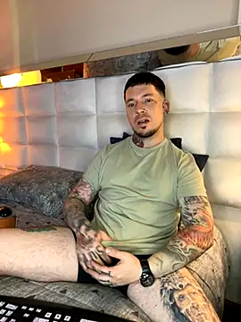 Snapshot of Adam_tatto chatting on November 14, 4:16 am Adam tatto online show from November 14, 4:16 am