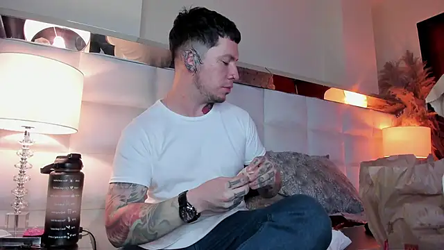 Snapshot of Adam_tatto chatting on November 5, 4:59 am Adam tatto online show from November 5, 4:59 am