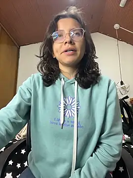 karlamorris  online show from March 5, 1:19 pm