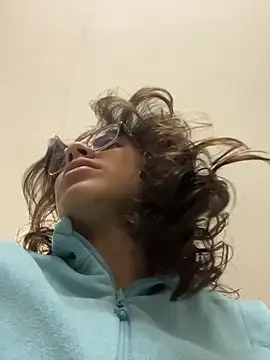 karlamorris  online show from March 9, 1:14 pm