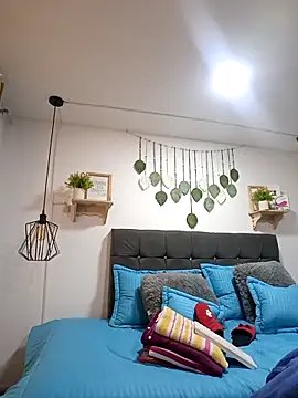 karlamorris  online show from October 6, 1:34 pm