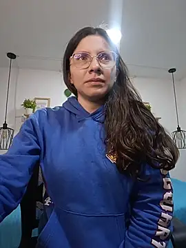 karlamorris  online show from November 29, 7:14 pm