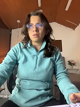Snapshot of karlamorris_ chatting on June 9, 1:23 pm karlamorris online show from June 9, 1:23 pm