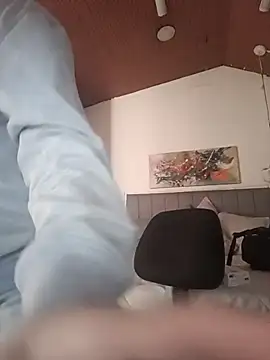 karlamorris  online show from December 15, 1:50 pm