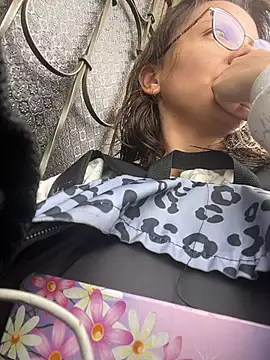 karlamorris  online show from March 30, 1:12 pm