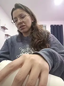 karlamorris  online show from October 22, 1:32 pm