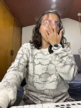 karlamorris  online show from February 24, 1:12 pm