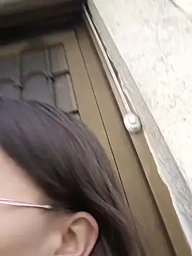 karlamorris  online show from January 16, 1:15 pm