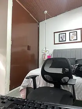 Snapshot of karlamorris_ chatting on July 7, 1:14 pm karlamorris online show from July 7, 1:14 pm