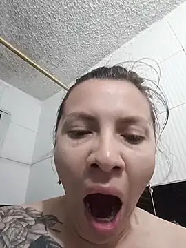 karlamorris  online show from October 13, 12:07 pm