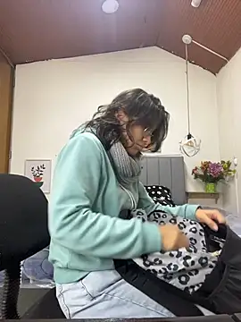 karlamorris  online show from March 17, 1:14 pm