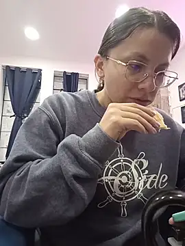 karlamorris  online show from November 6, 1:48 pm