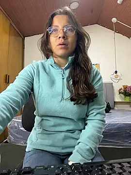 karlamorris  online show from February 20, 1:13 pm