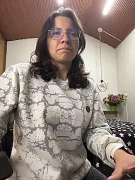 Snapshot of karlamorris_ chatting on April 20, 1:13 pm karlamorris online show from April 20, 1:13 pm