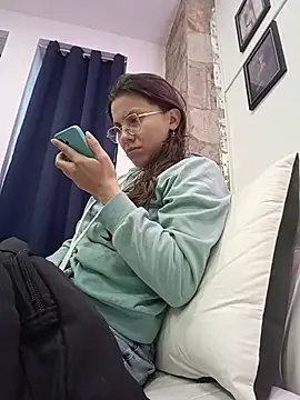 karlamorris  online show from November 4, 2:10 pm