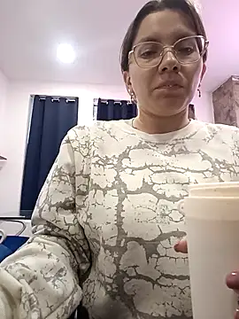 karlamorris  online show from September 16, 1:34 pm