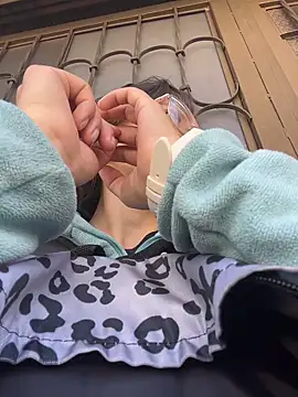 karlamorris  online show from March 26, 1:09 pm